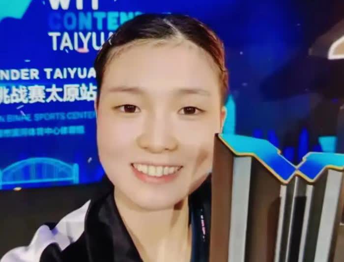 桥本帆乃香终于不用坐经济舱了，这次WTT尼尔利亚之战，桥本和早田希娜一起