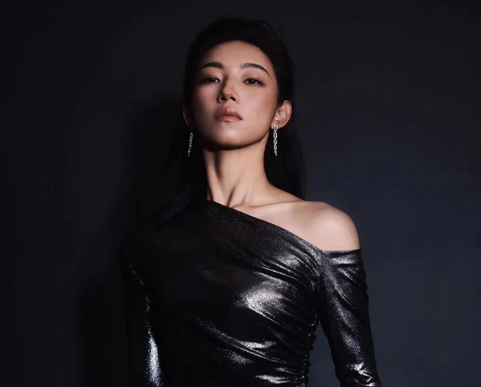 那尔那茜事件的通报出来了，重点内容总结如下：第一，那尔那茜存在高考材料作假的情