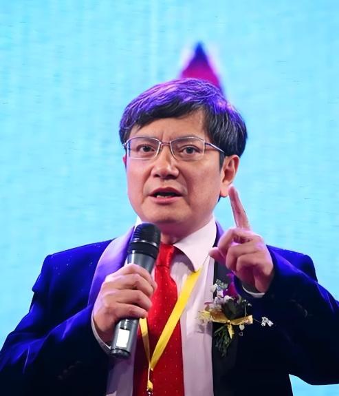 郑强教授一句话让国人都震惊了：民富不等于国强，跟老美干起来，跑最快的可能是那些明