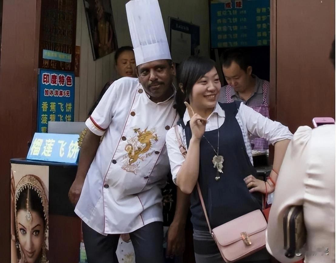 印度人“闯中国”的真相：不是来旅游的，是来“占领”的？走在深圳华强北，你能听到