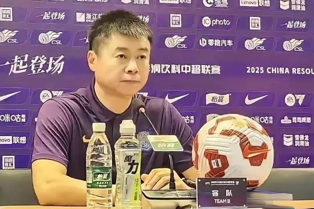 必须拿下三镇！本来替武汉足球惋惜。挺好的卓尔垮了，武汉三镇接盘，财大气粗地收罗