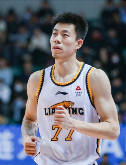 张镇麟因为扣篮厉害给人一种他打球也很强的错觉论持球，他个子高，但臂展短，柔韧性