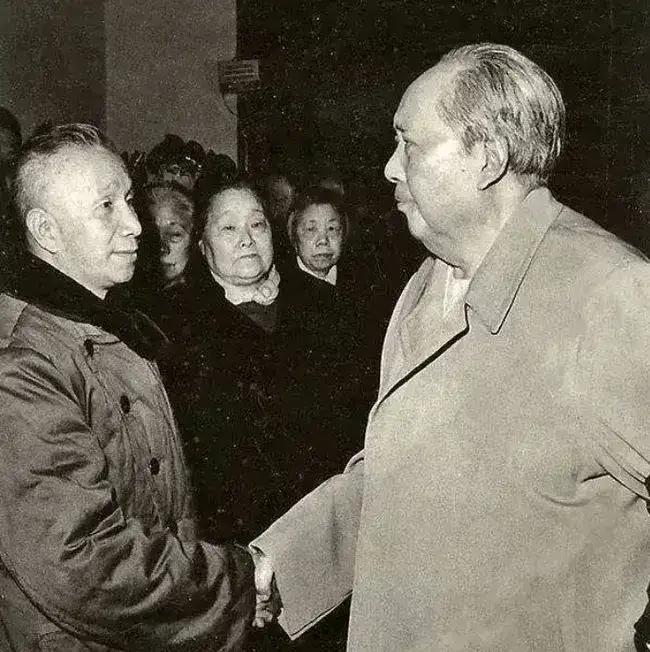 淮海战役胜利的原因是什么?根本上还是解放军的实力超过了国军，而这恰恰是被咱们严重