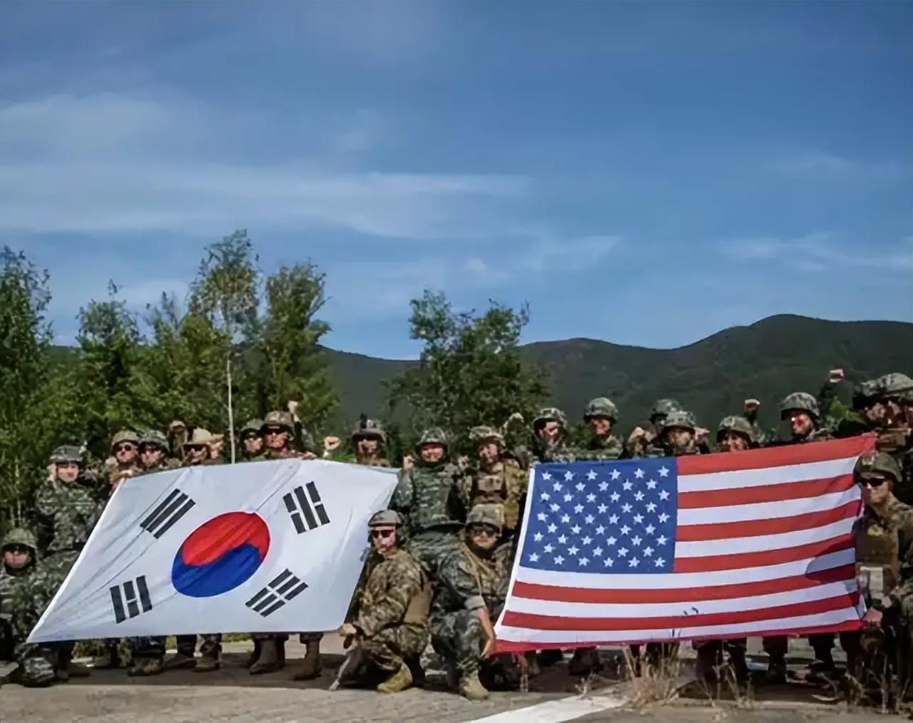 “中国成为韩国人最讨厌国家榜首！韩国智库《东亚研究院》民调曾显示，在“最不喜欢的