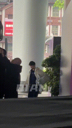 莎头出发成都封训，这是2025年缺席的冬训补的。以前封训选择冬天，据说是冬