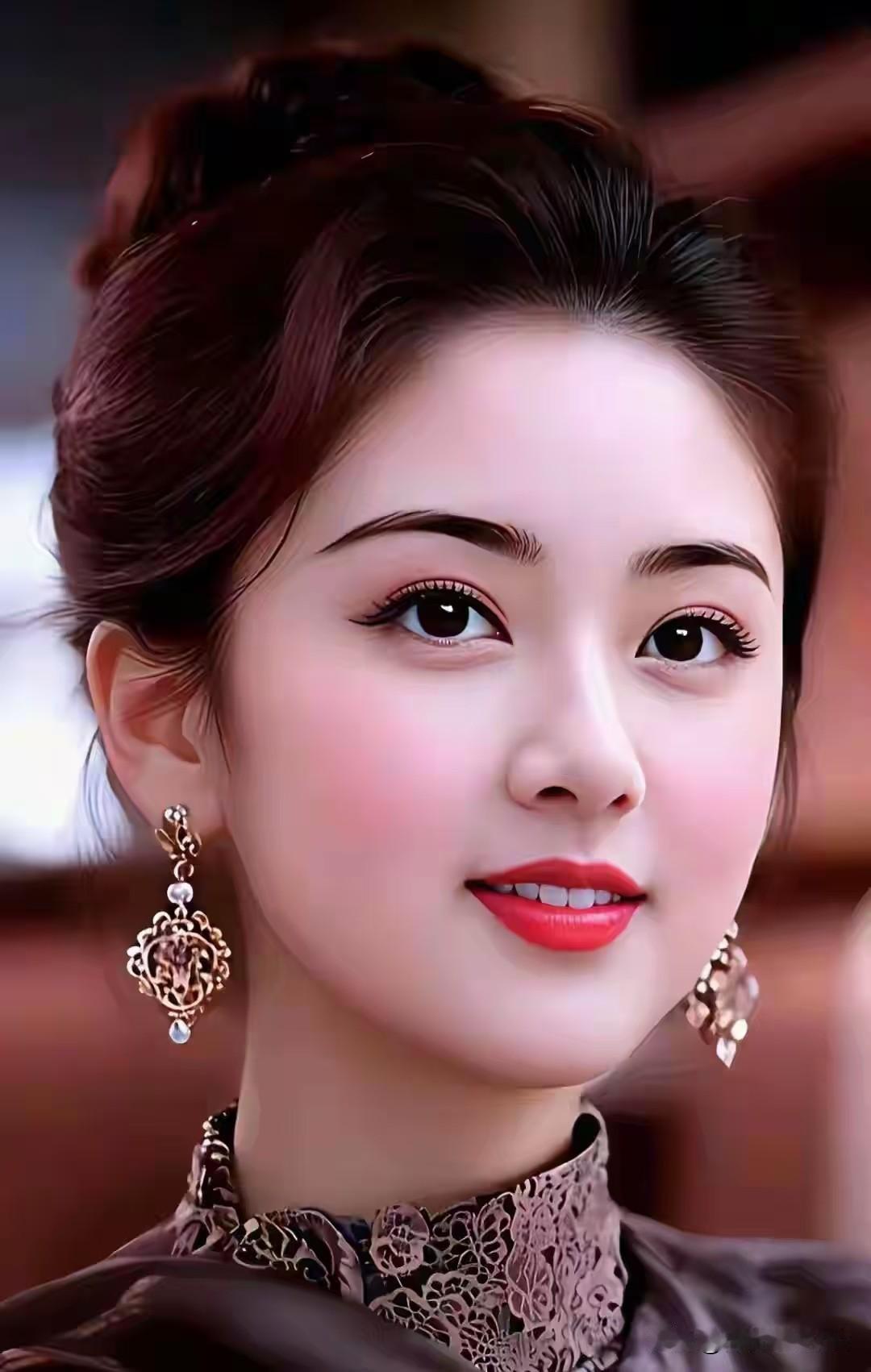 长相思·妆影鬓如云，影如云，绾向高华一髻春。金环缀玉温。笑含醇，目含醇