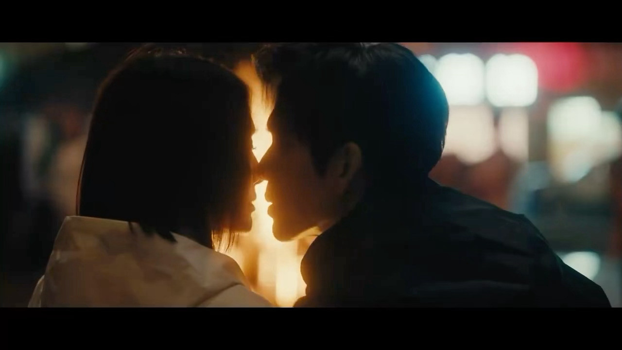 钟汉良秦岚新剧吻戏，要不要这么会亲啊！！熟男熟女的恋爱