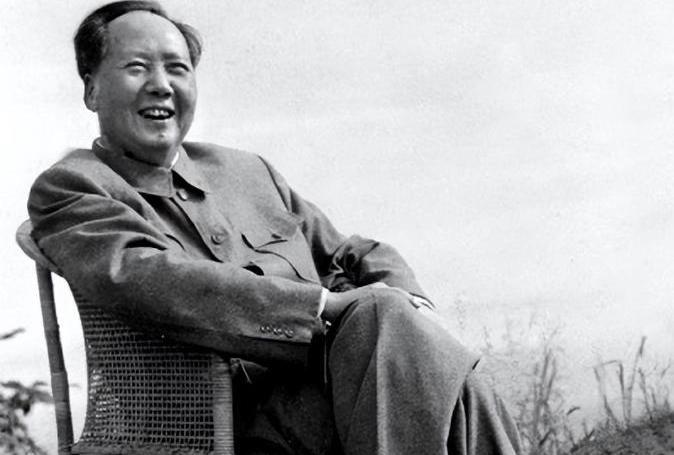 我们不懂毛主席！毛主席没上过军校，也没有参加过正规的军事训练，但他会打仗且创造了