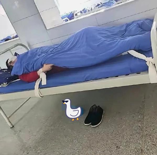 新京报这次真的是立了大功！卧底湖北襄阳，把那个烂透了的精神病院黑幕全给掀开了。