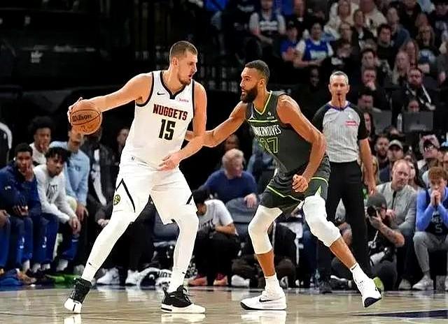 NBA那些看似不可能打破的纪录，你知道几个？约基奇曾经轰下61分+10篮板+