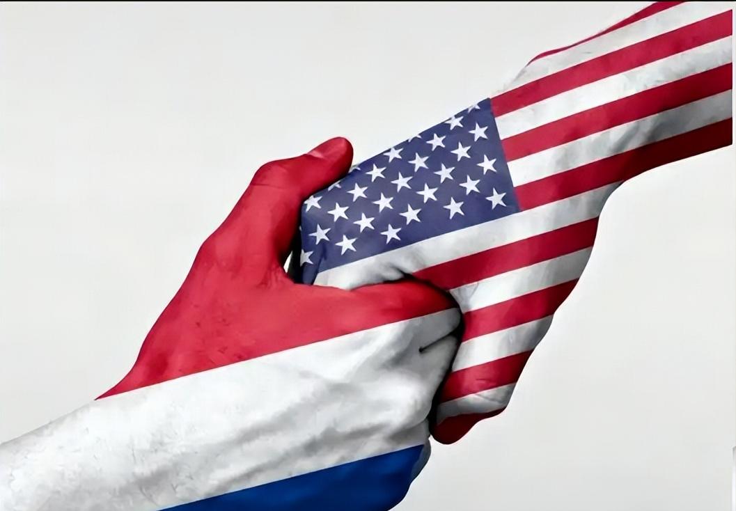 急报！芯片链条再度绷紧，阿斯麦站上风口，荷兰口风更硬了！据最新报道，阿斯麦