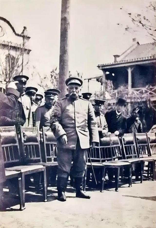 袁世凯被清政府解职后，为什么北洋的人还唯袁世凯马首是瞻？因为从太平天国时期八旗和