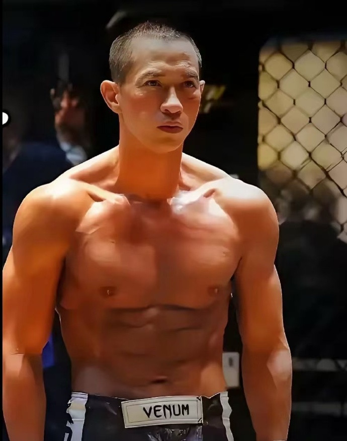 当年看激战这部电影，真的被张家辉惊艳到了！​​​