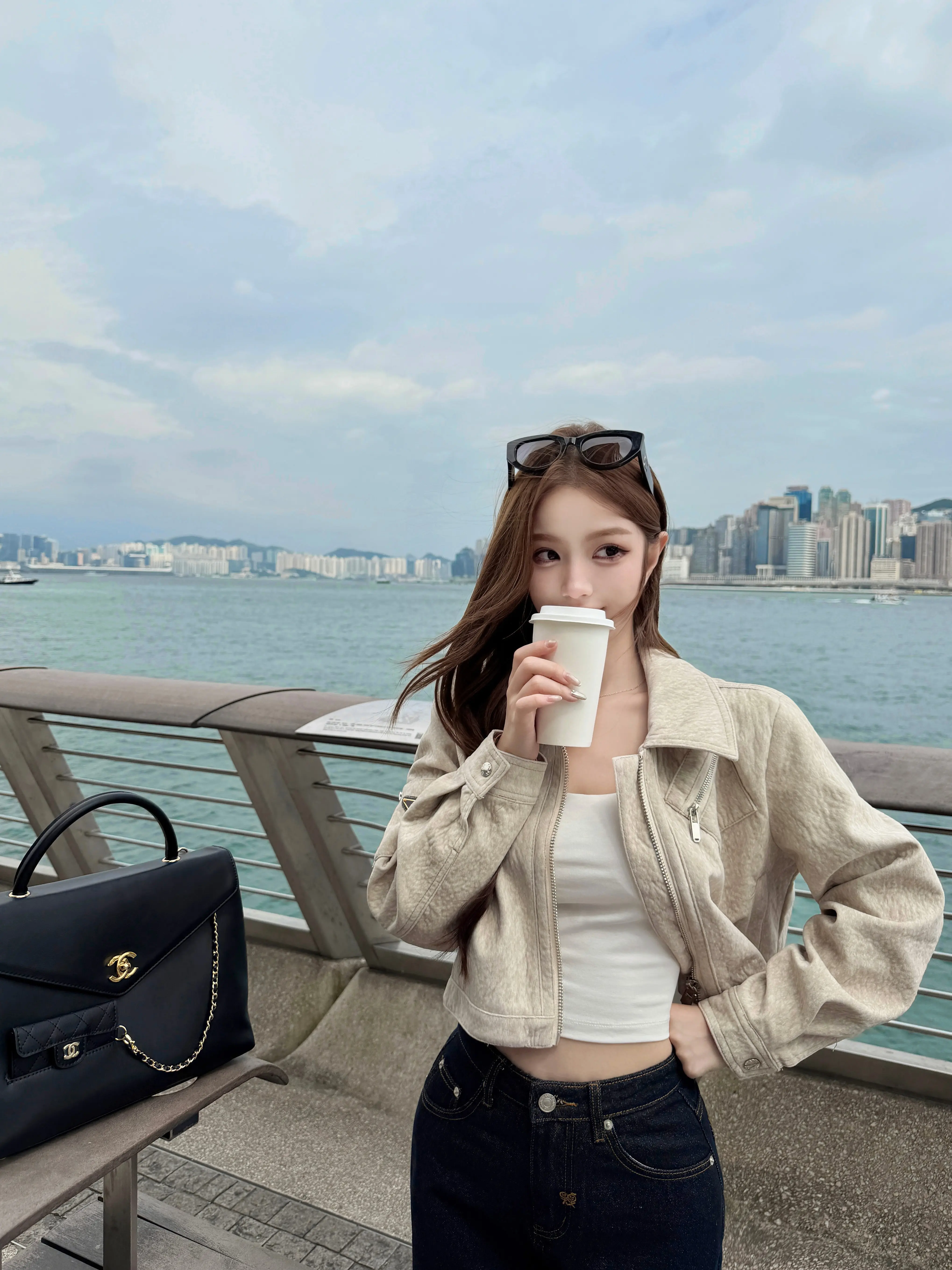冷空气的气味 掺杂些许心碎。