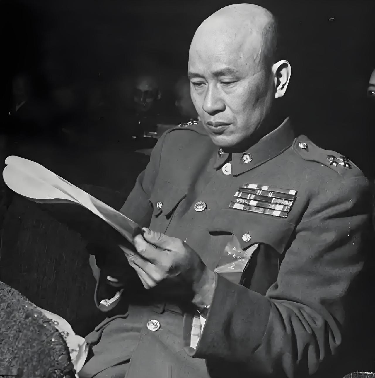 我发现有些人在看解放战争相关影视作品的时候，有点分不清的国府那边的指挥体系，就比