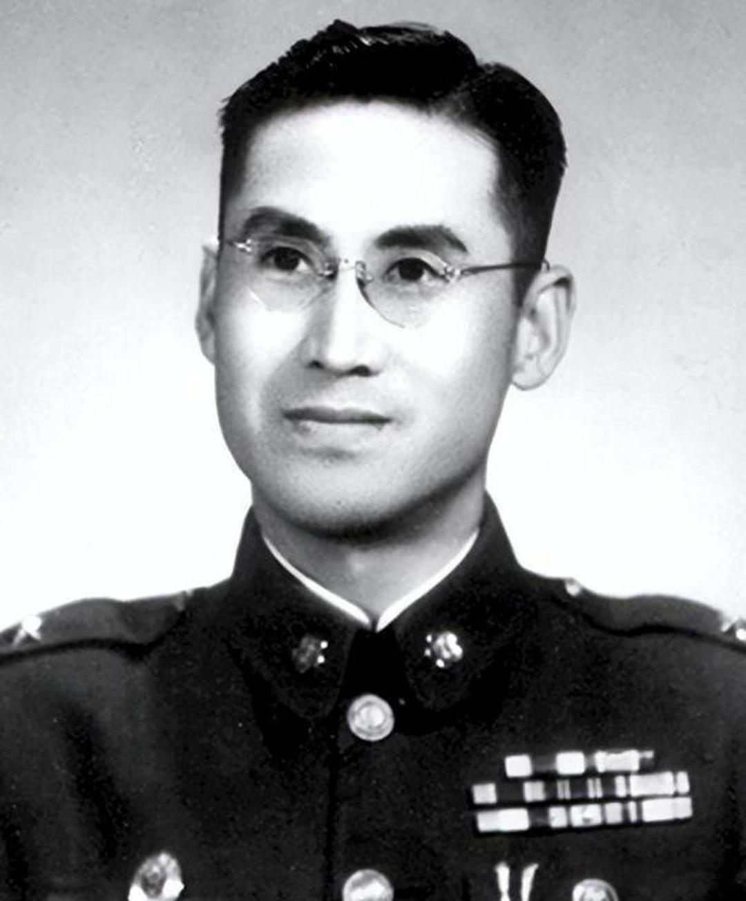 1948年深夜，毛人凤带特务突袭郭汝瑰家，想找“通共”证据。一进门全傻眼：堂堂中
