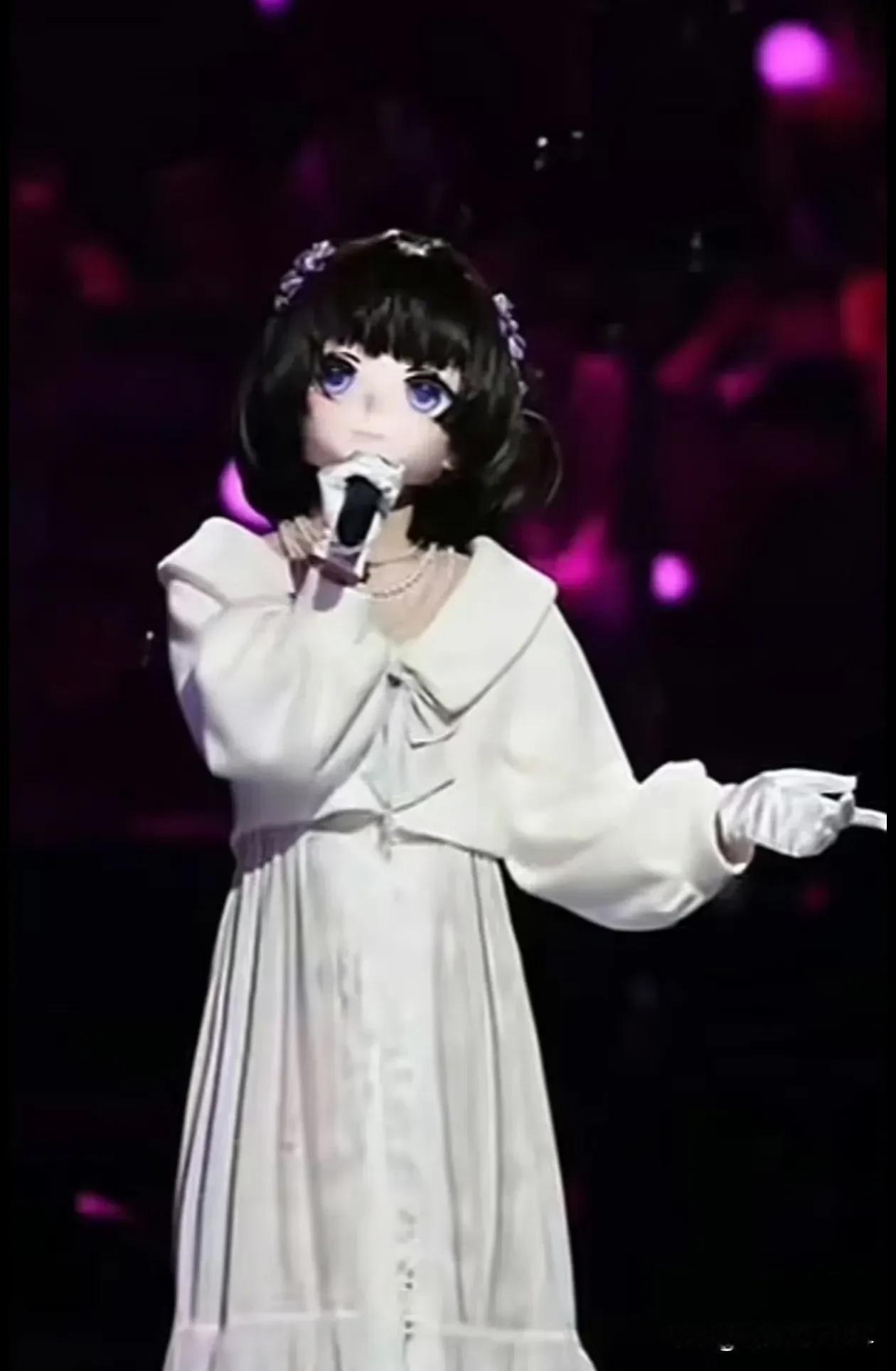 不得不说，旺仔小乔真是厉害！不露脸开演唱会票价比顶流还贵就算了，现在又引得张