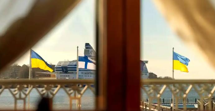 芬兰媒体报道：乌克兰人正大批离开芬兰，因为没有工作。可能有人会纳闷，芬兰不是