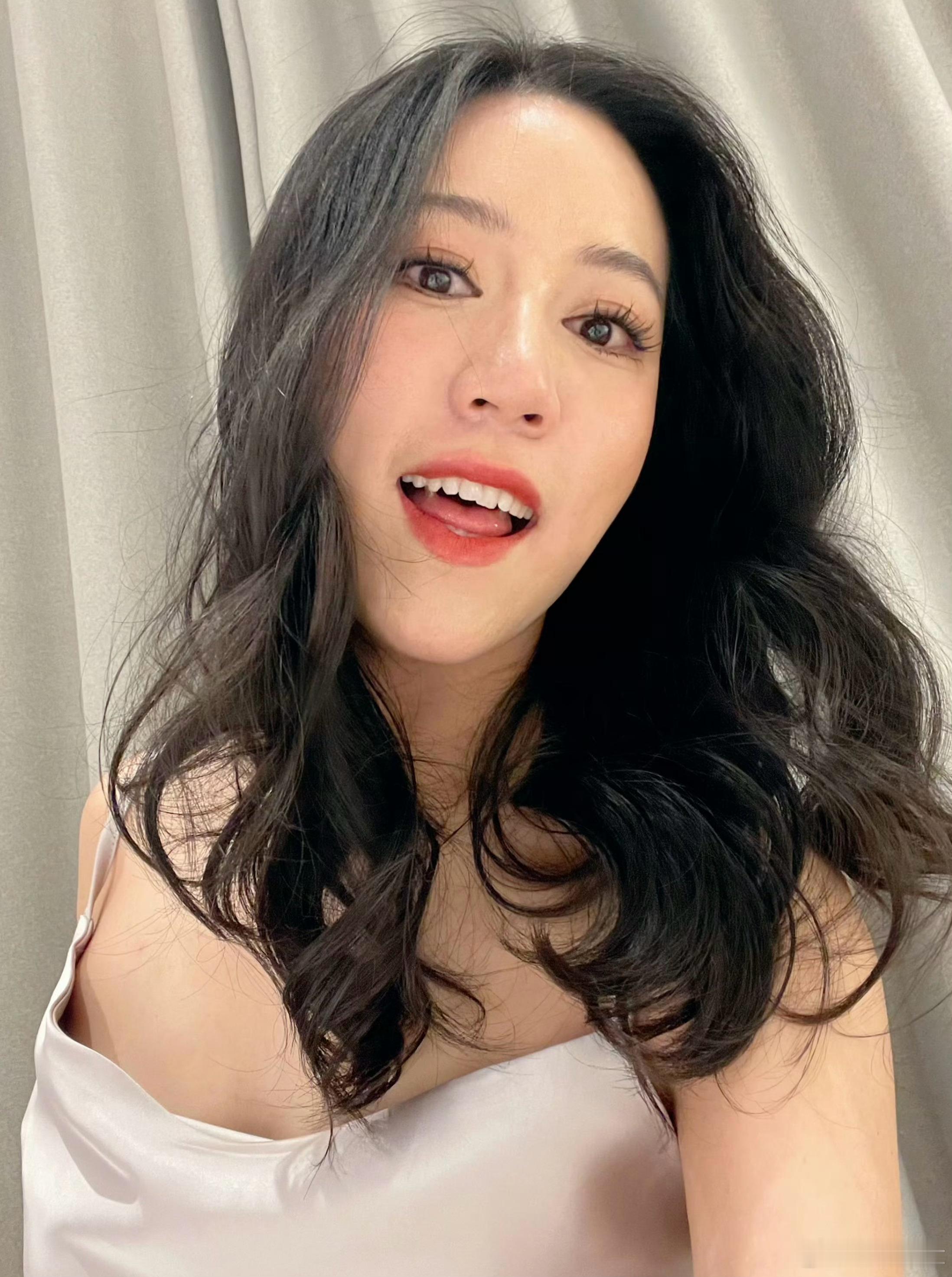 迷人大波浪小阿姨​​​