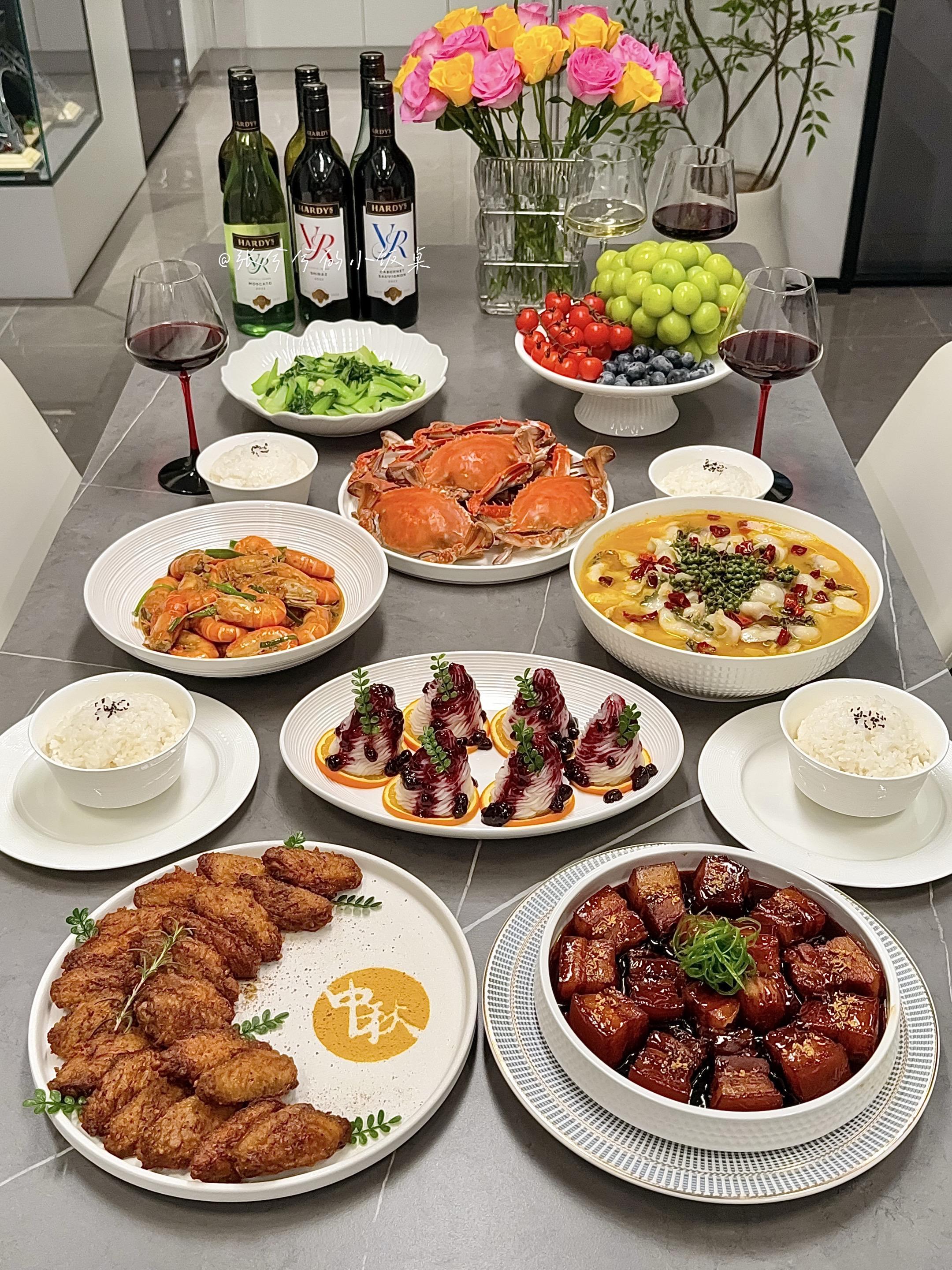 中秋家宴灵感｜幸福杯中酒，月圆人团圆。又是一年中秋时～热气腾腾的团圆氛...