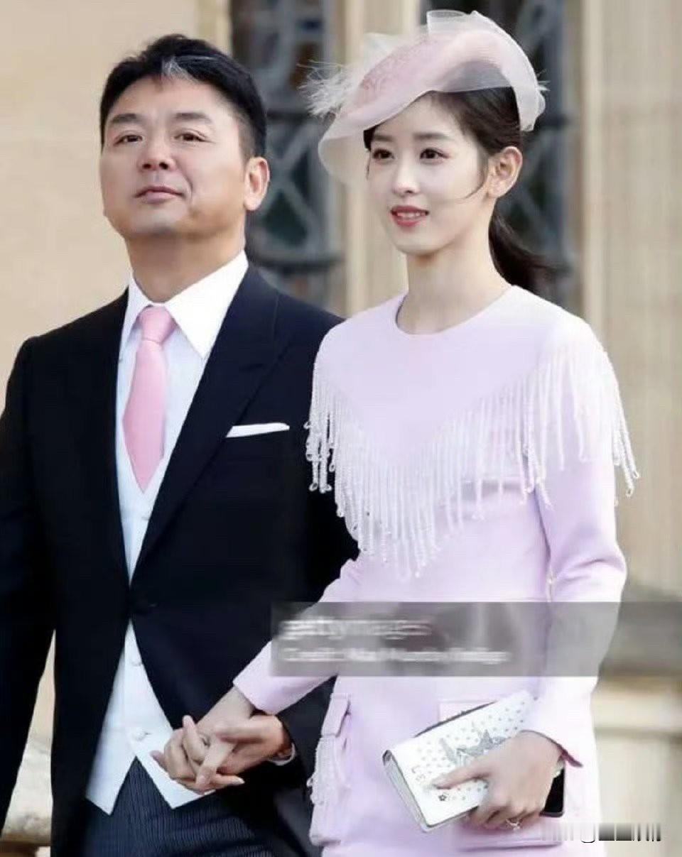 章泽天她不一定介意她老公出轨，但她介意出轨自己挨骂/介意影响自己事业很正常啊，她