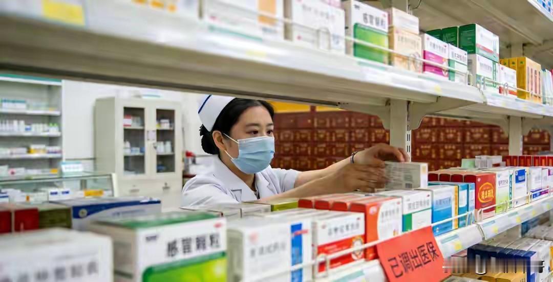 别再觉得中药“副作用小”就可以含糊其辞，禁忌、不良反应都写不清，这哪是治病药，分