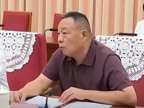 大家发现没？胖东来有桩怪事。一堆老板跑去许昌取经，回来该咋干还咋干，我就