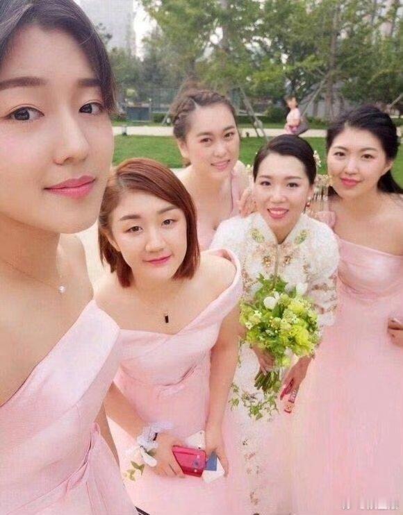 那些年陈梦当过的伴娘，真的好嫩好美[比心]​​​
