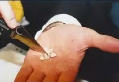 很多人不明白，芬太尼这玩意儿到底为什么把美国折腾得这么疯。说白了，核心就两点：这