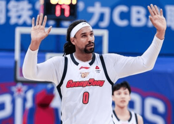 萨林杰: 这就是一场常规赛, 我们正在建立自己的化学反应