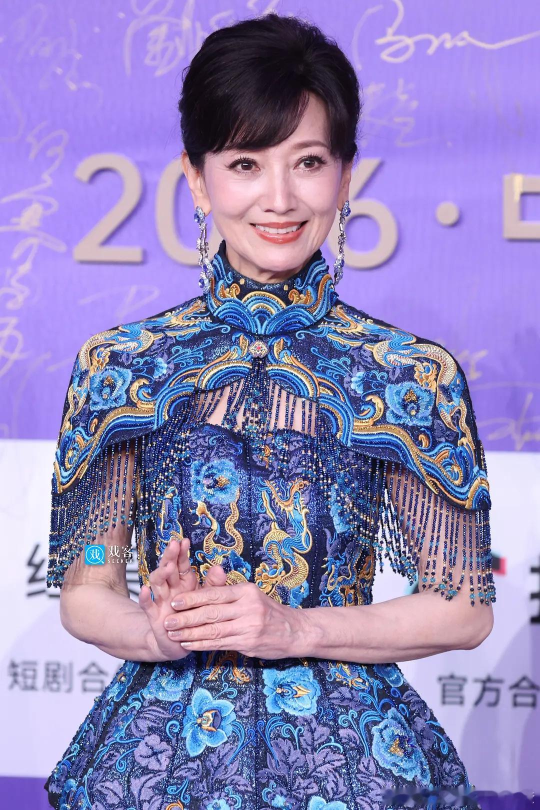 岁月不败美人赵雅芝好牛的状态