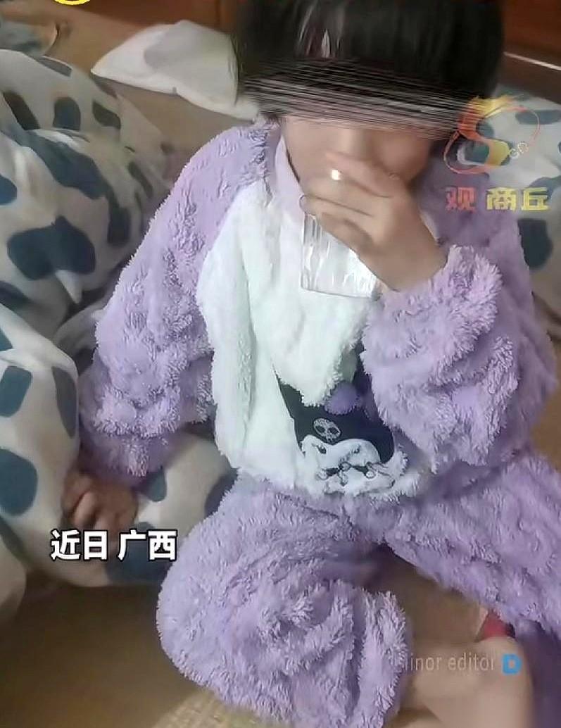 广西一个女人，结婚五年，肚子一点动静没有。后来实在是没办法，抱养了个小闺女。怪