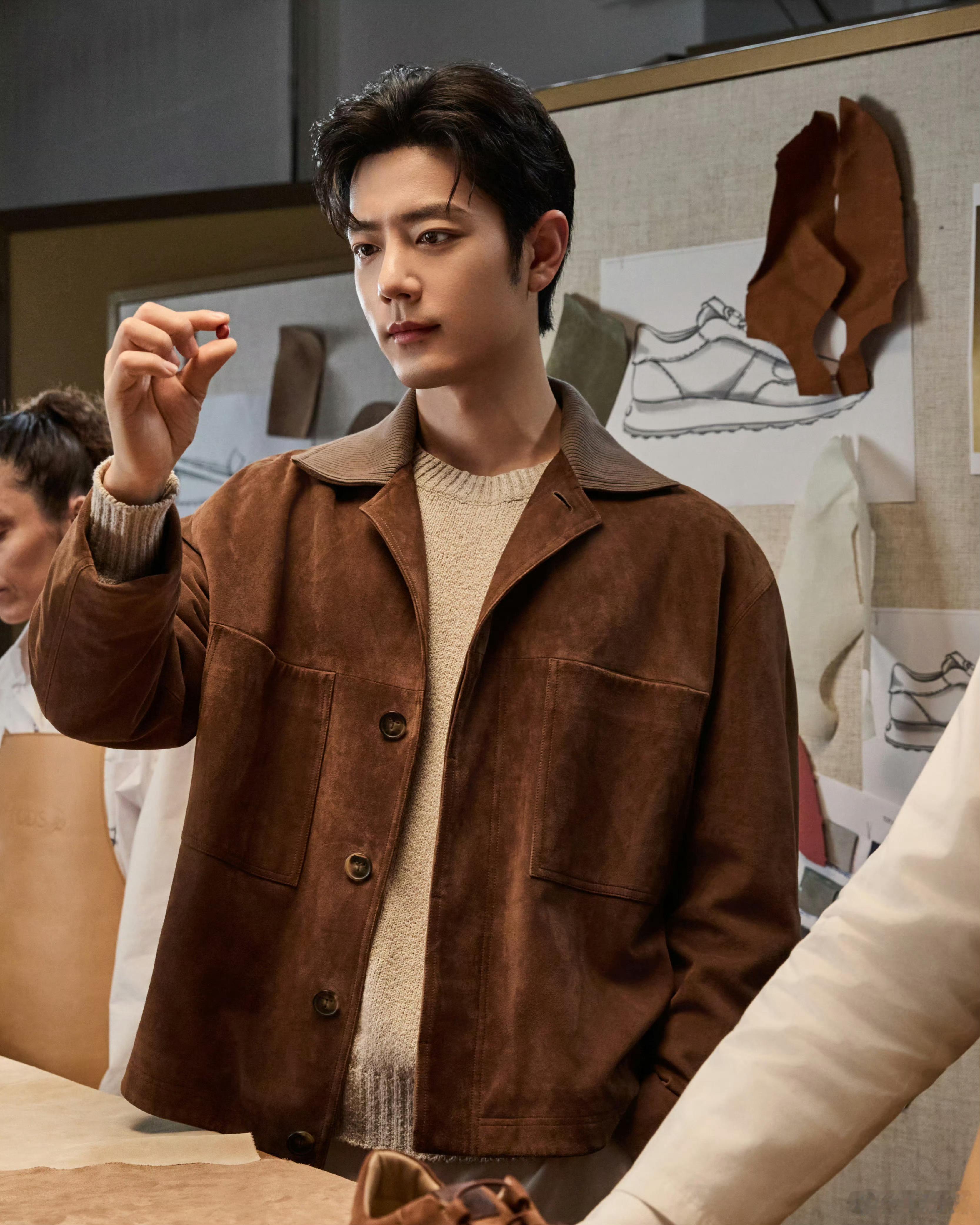 内娱真不缺帅哥，缺的是肖战这种——又矜贵又干净。那种劲儿，不是穿件好衣服、摆个酷