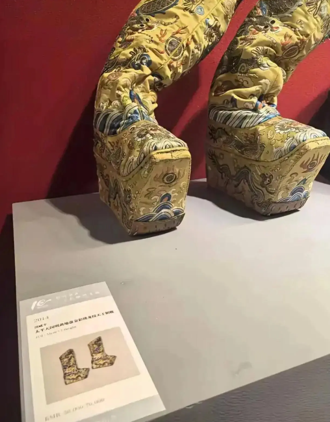 别被巴黎世家的设计师看到