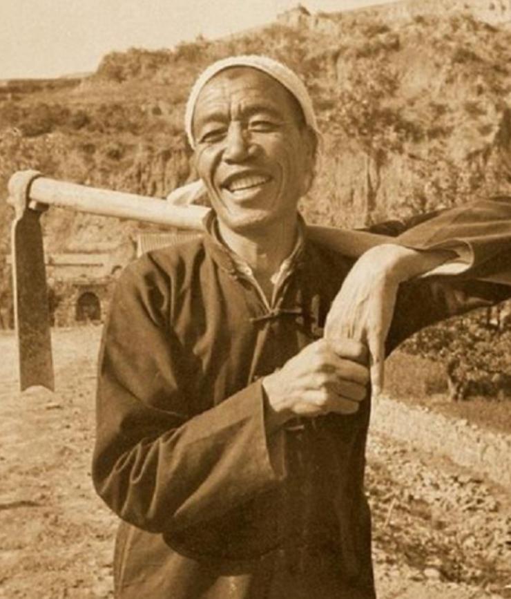 1980年，陈永贵辞去国务院副总理职位。临行前，向华国锋辞别，忍不住感叹：除了毛