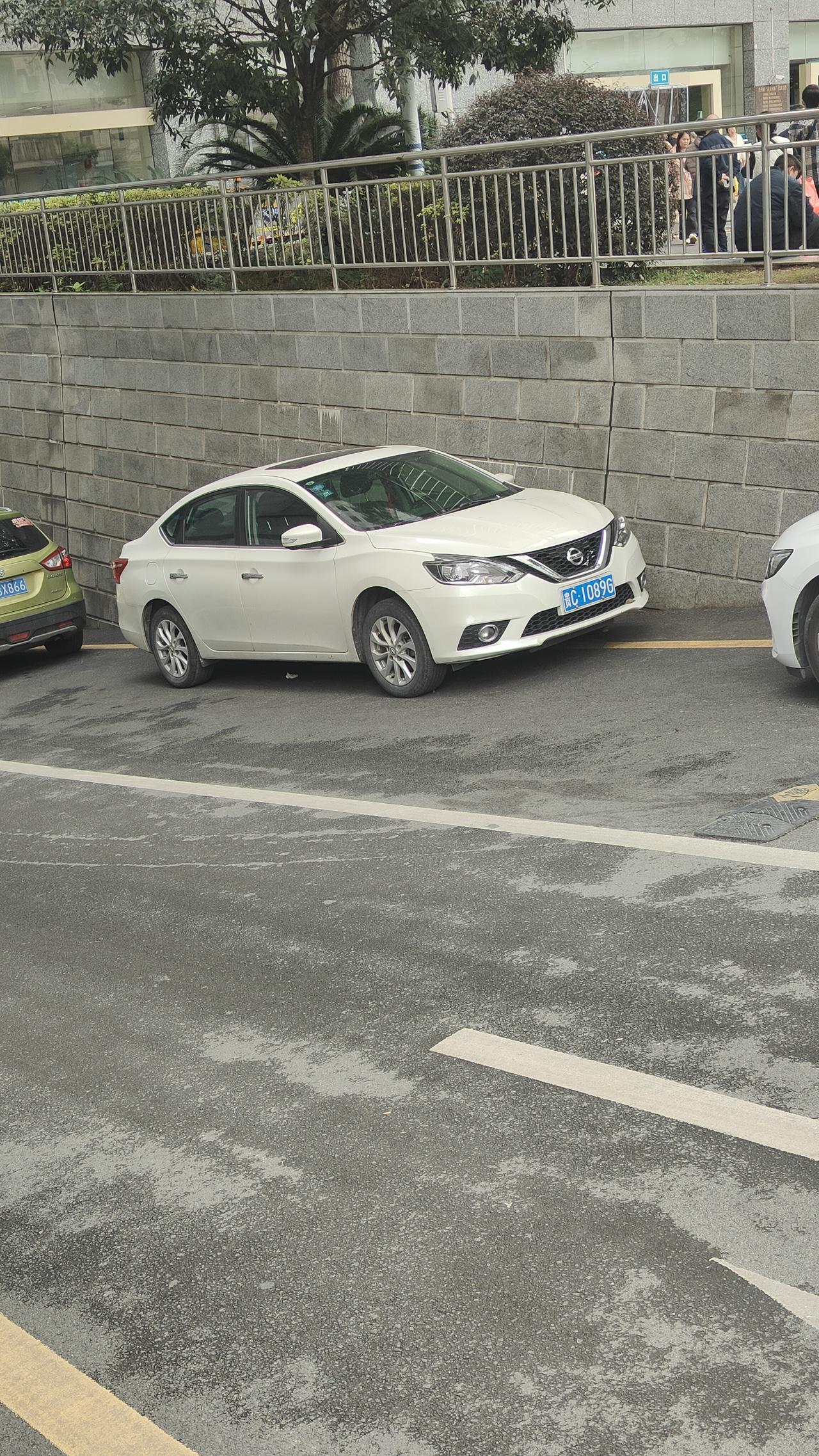 轩逸经典都知道不安全为什么还有这么多人买难道他们都不怕...