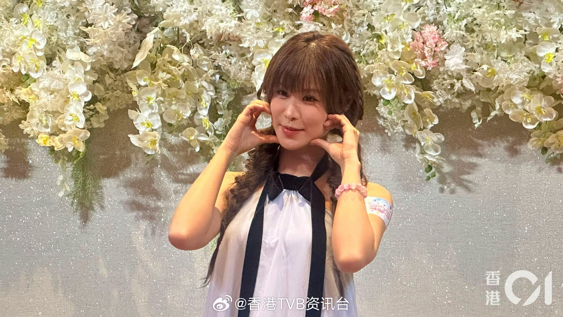 TVB力捧小花古佩玲零剧可开转型网红！观众缘两极争议不断，神秘富贵背景再被热议现