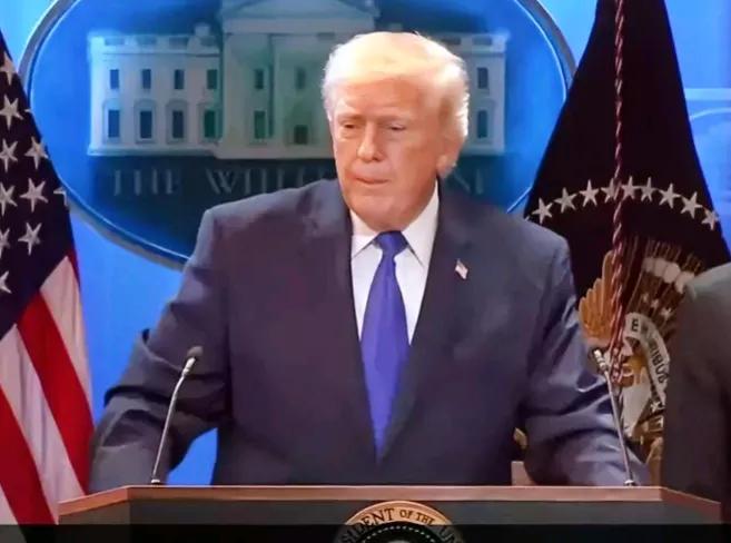 CNN报道，当地时间20日，美国总统特朗普召开临时记者会，强烈抨击最高法院做出的