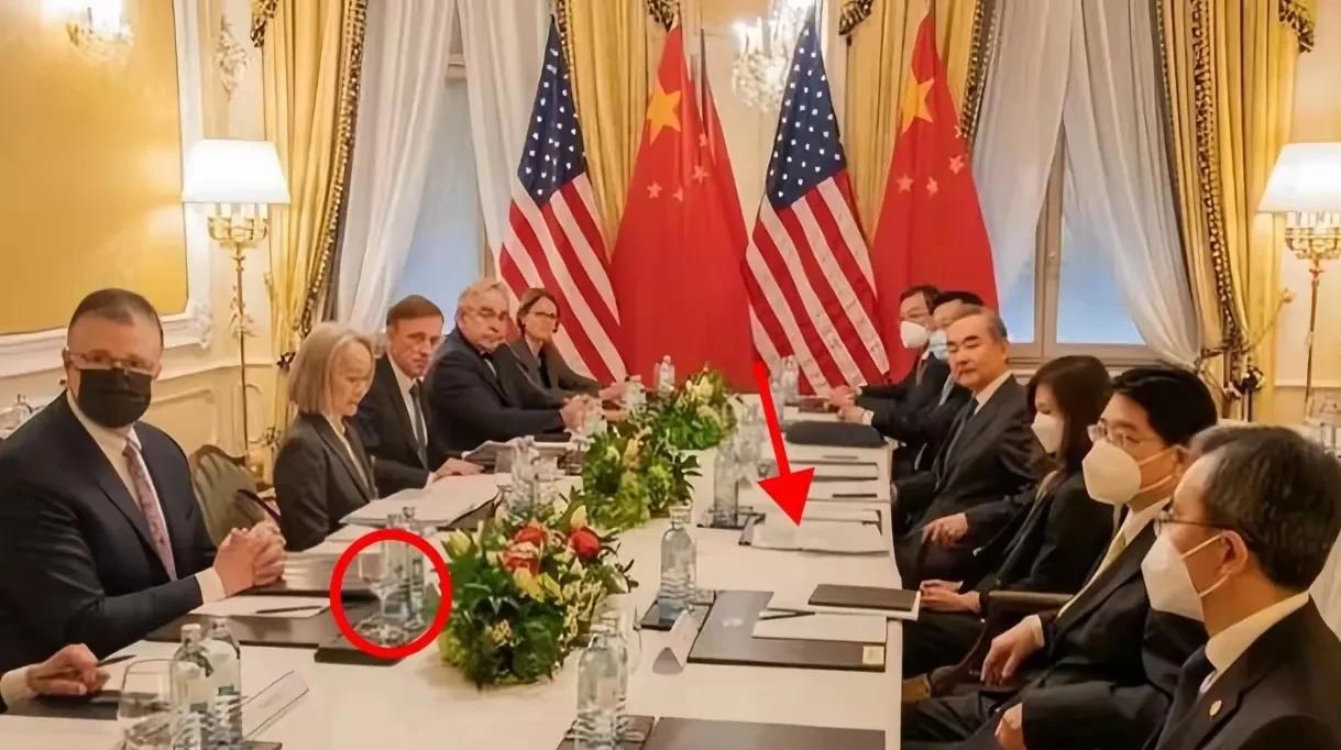 我们是社会主义国家，是社会主义初级阶段的国家，那什么是社会主义初级阶段国家，我们