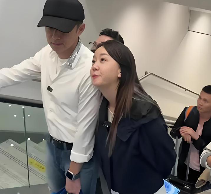 2011年，演员王一楠说，她第一次去高鑫家，一见到未来婆婆，当场惊呆了，嘴巴张得