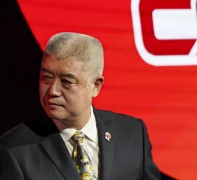 CBA权杖三易，姚明--徐济成---杨阳，两年时间换了三个CBA掌门人。中国职