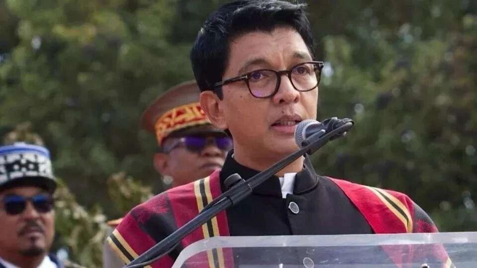 Z世代又下一城：马达加斯加总统出逃马达加斯加反对派领袖和其他官员週一（13日）