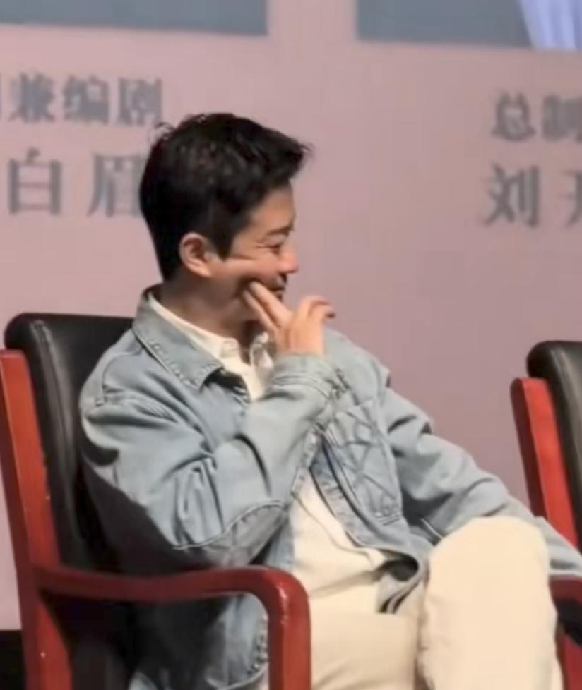 近日，吴京回应了大家的关心，他表示含水量高了一些，身体还不错，谢谢大家关心！