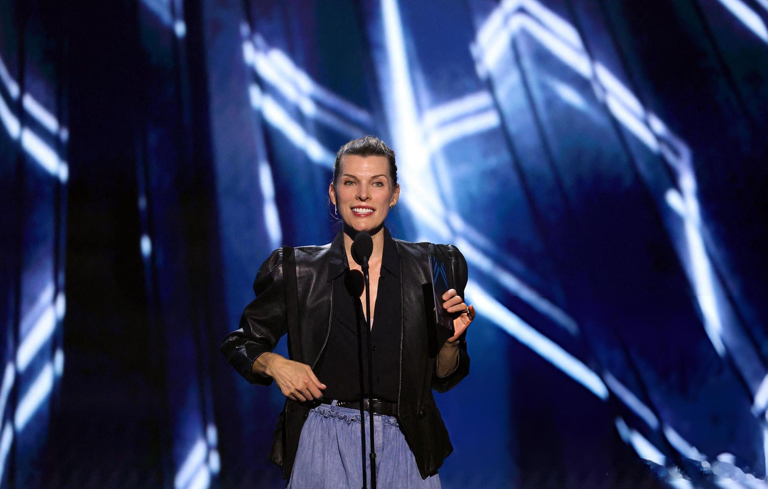 millajovovich米拉乔沃维奇在洛杉矶出席TheGameAward