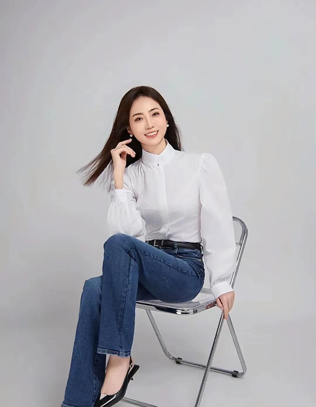 这才是富豪最喜欢的女人，五官端正柔和，气质明媚大气，还那么会跳舞，当真是白月光般