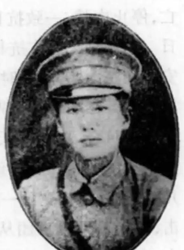 1947年，李天霞因见死不救导致张灵甫丧命孟良崮，逃到台湾后，他起初并没立刻被老