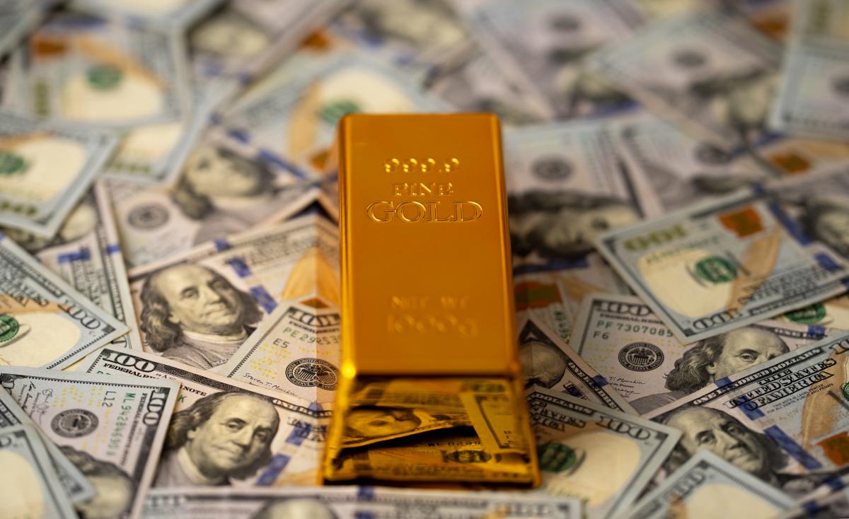 金价狂飙破4500美元！周大福一夜涨36元/克，是机遇还是陷阱？