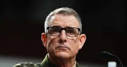 美国政客在国会山咆哮，要求军队拿出枪炮，把中国的影响力从西半球轰出去，结果把一名