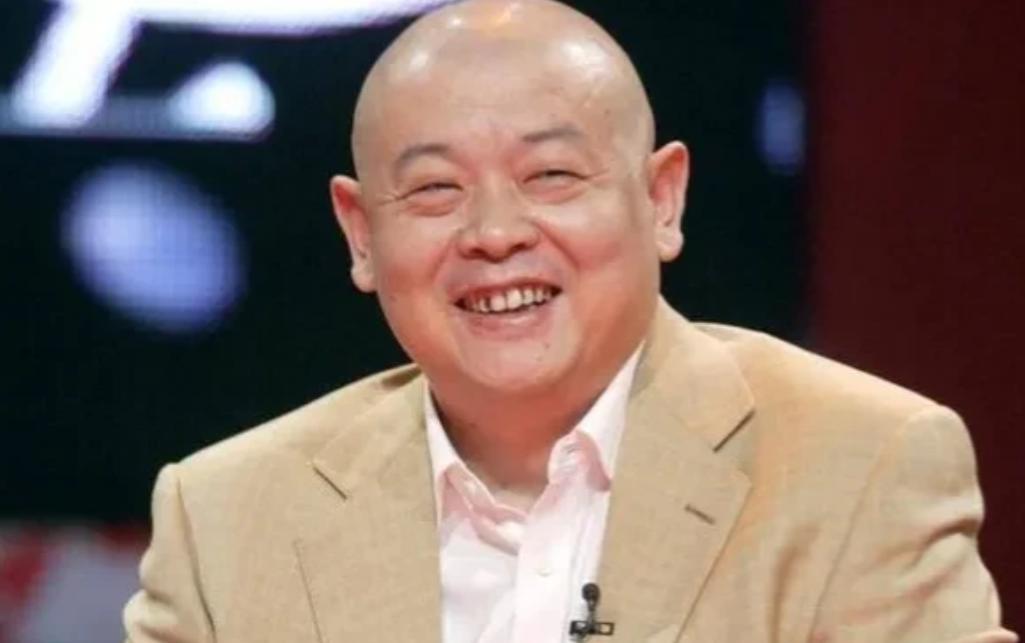 2005年，演员傅彪患上癌症，当时冯小刚直接拿出了200万，张国立也拿出40万帮