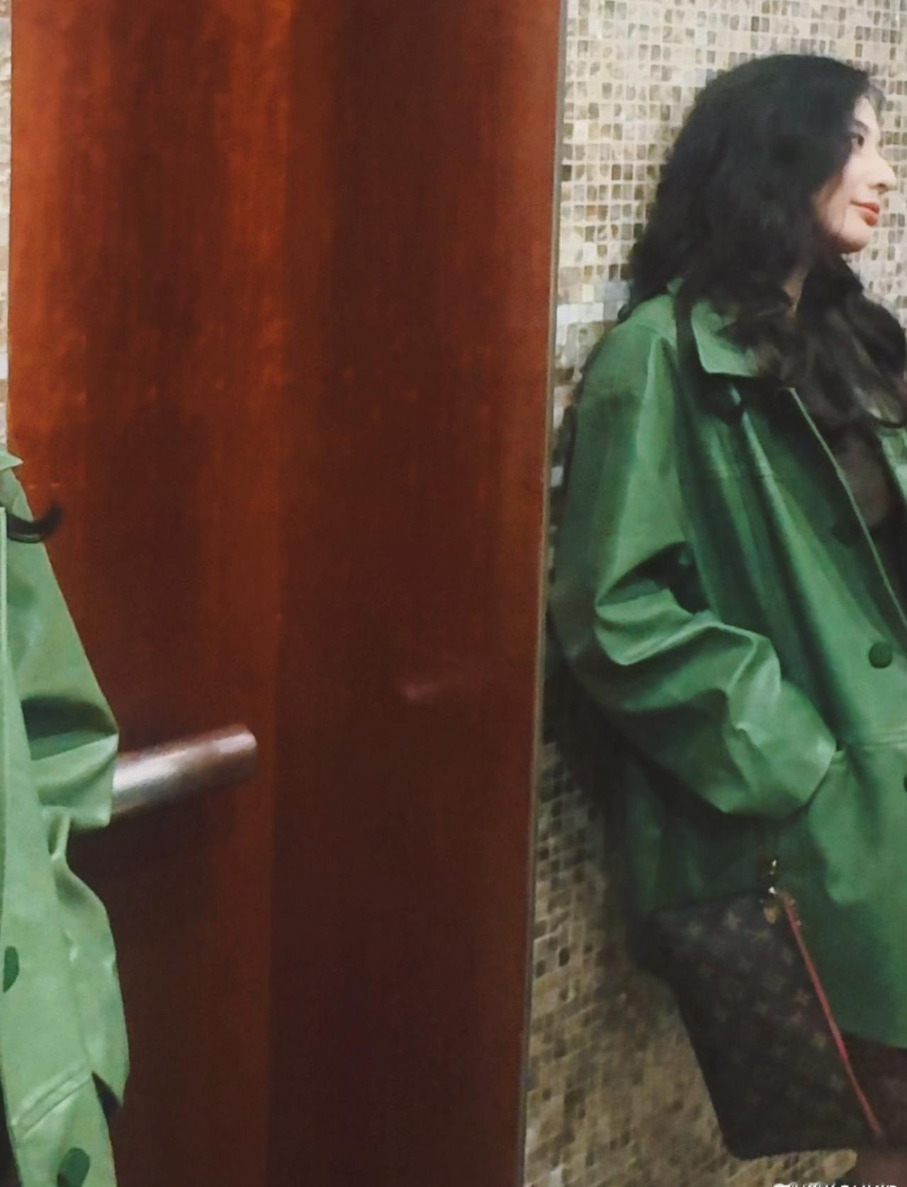 公司旁边的酒店意外地适合出片ootd外套丨rosebanks内搭&豹纹半